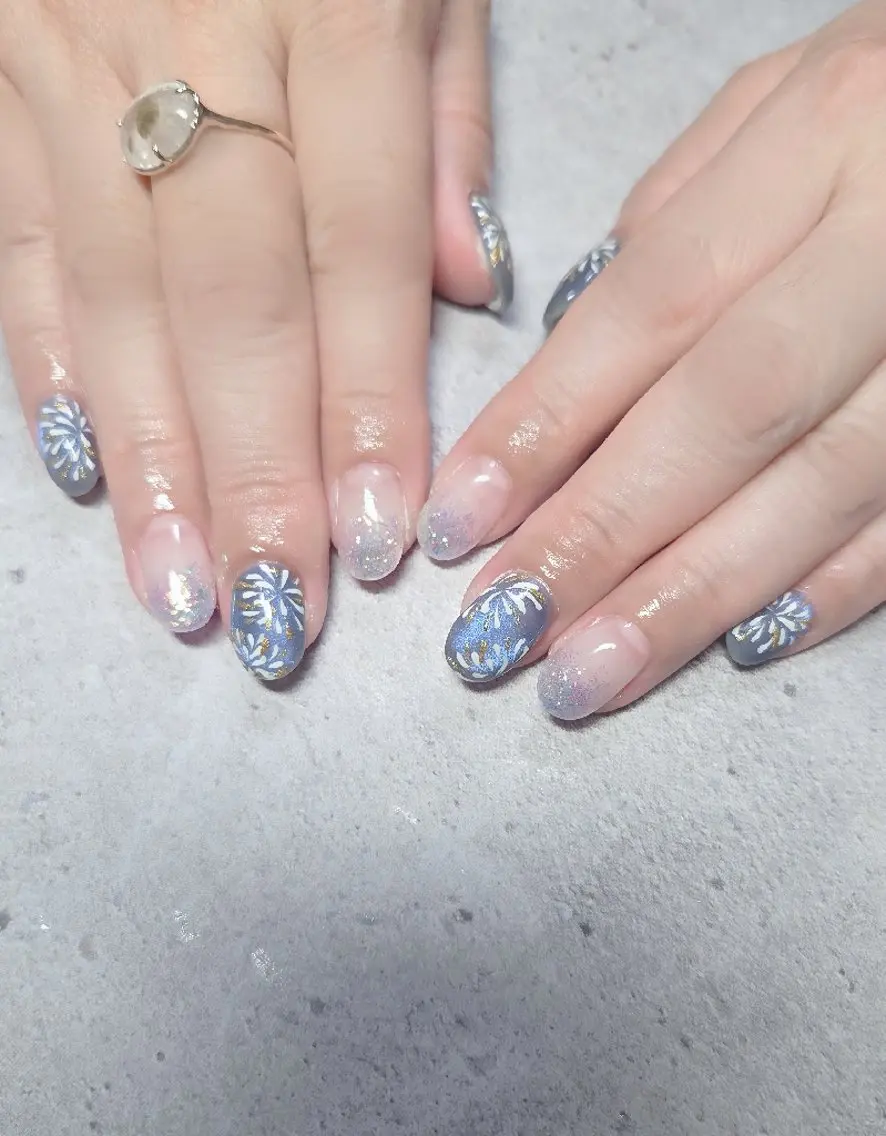 ネイル キラキラネイル マグネットネイル 赤色 夏ネイル ハンドネイル flure de neige yukiのネイルデザイン