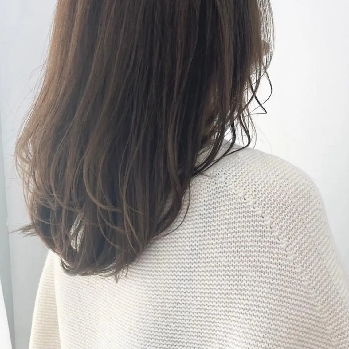 ミディアム カラー パーマ ヘアアレンジ メンズ キッズ ネイル マツエク・マツパ レイヤーカット/ 巻ける縮毛矯正のヘアスタイル