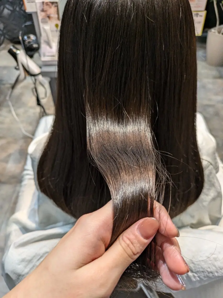 ロング トリートメント 陽葵 (hinata)のヘアスタイル
