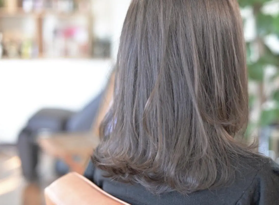 セミロング ハイライト カット ヘアカラー パーマ 縮毛矯正 大谷 哲基のヘアスタイル
