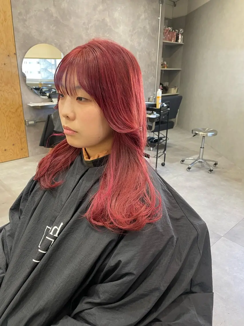 セミロング カラー ダブルカラー レッドカラー yui/ layer cutのヘアスタイル