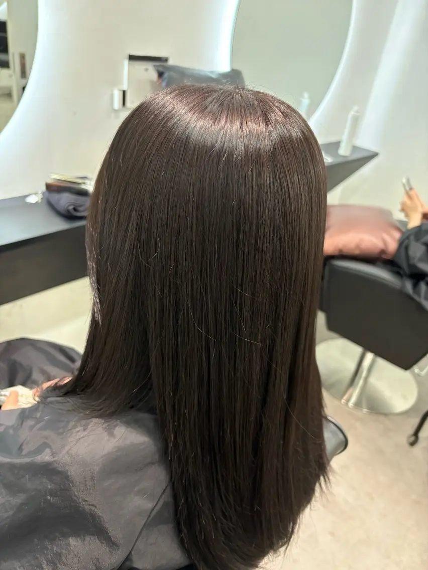 セミロング カラー 上田 理央のヘアスタイル