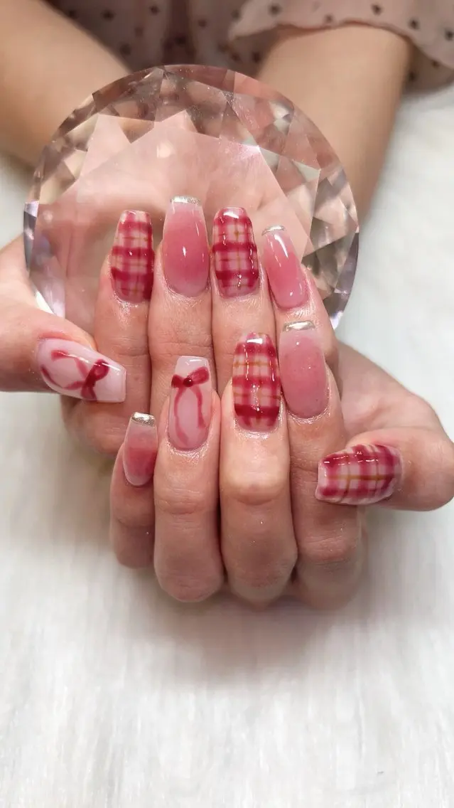 ネイル リボン ネイルチップ ハンドネイル ラクロレ ハナ︎🌼のネイルデザイン
