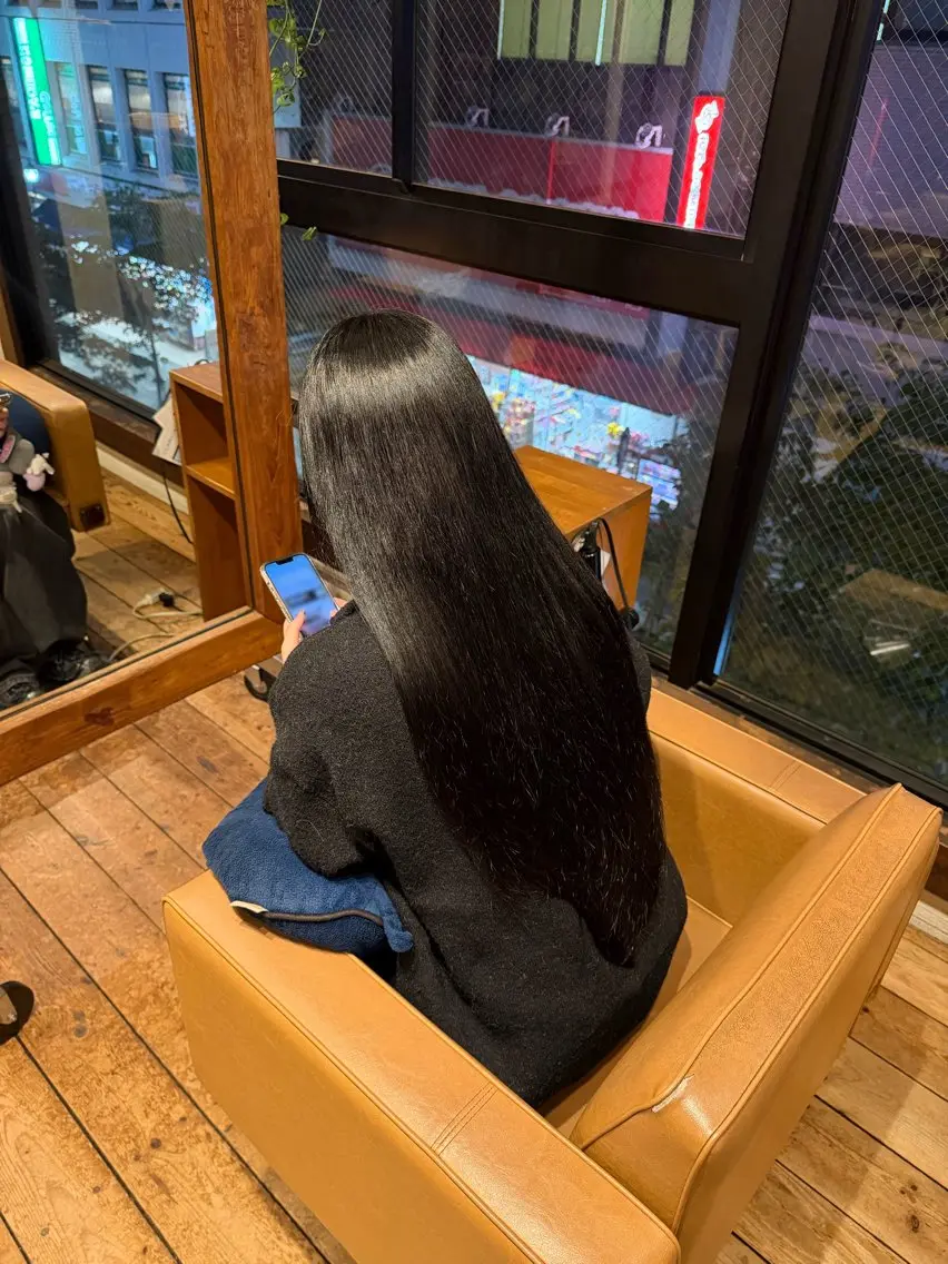ロング カラー 黒髪 ヘアカラー 【Lattan】 田口未彩のヘアスタイル