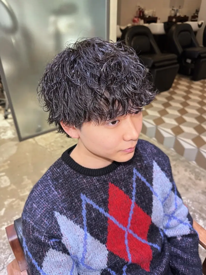 パーマ メンズ メンズパーマ 波巻きパーマ スパイラルパーマ カット パーマ AIRI 🐈‍⬛のヘアスタイル