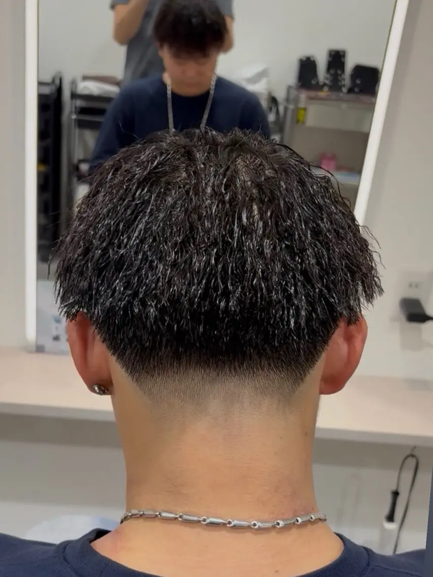 ショート メンズ フェードカット 深澤 知樹のヘアスタイル