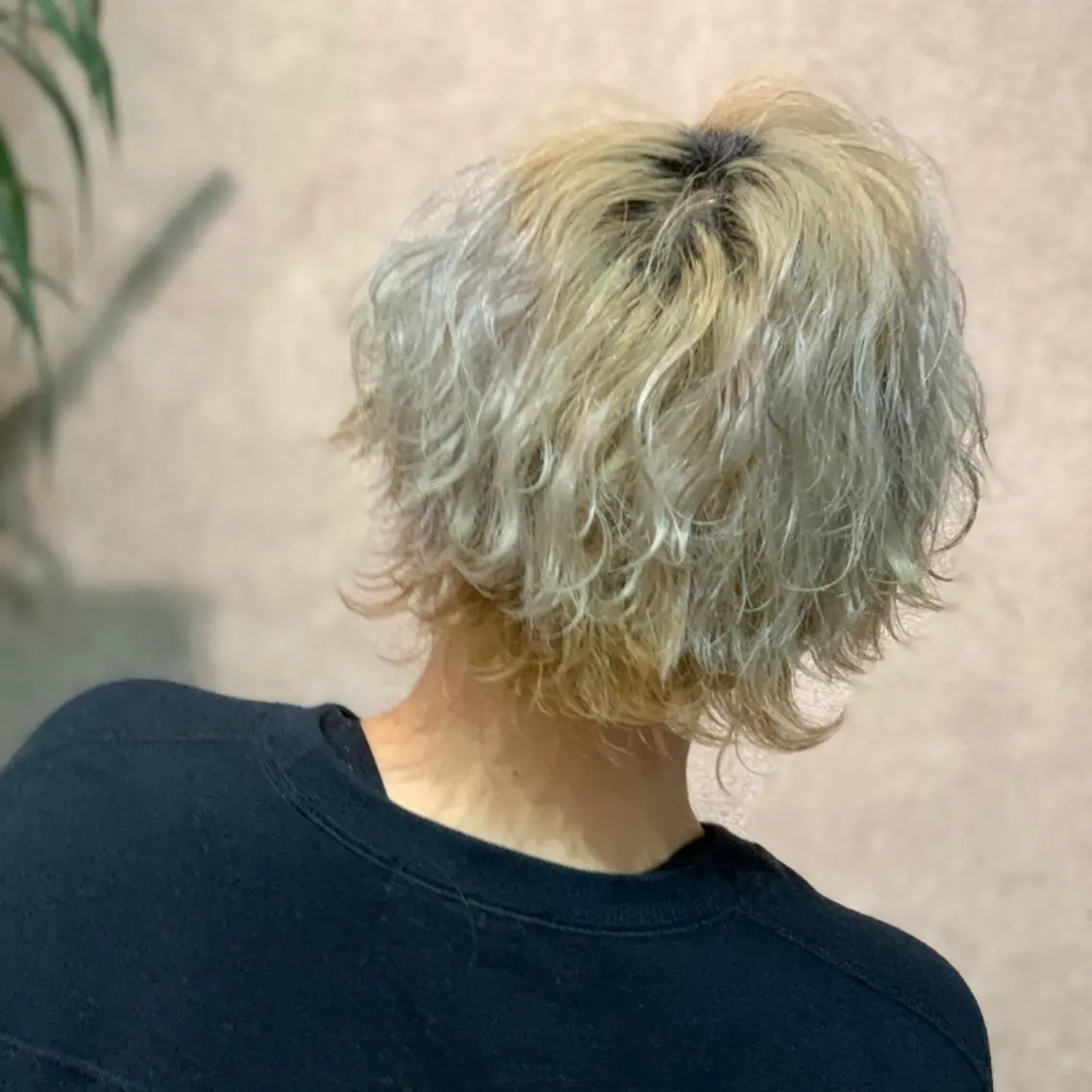 ショート カラー 透明感ハイトーン🦄 キラ🌈のヘアスタイル
