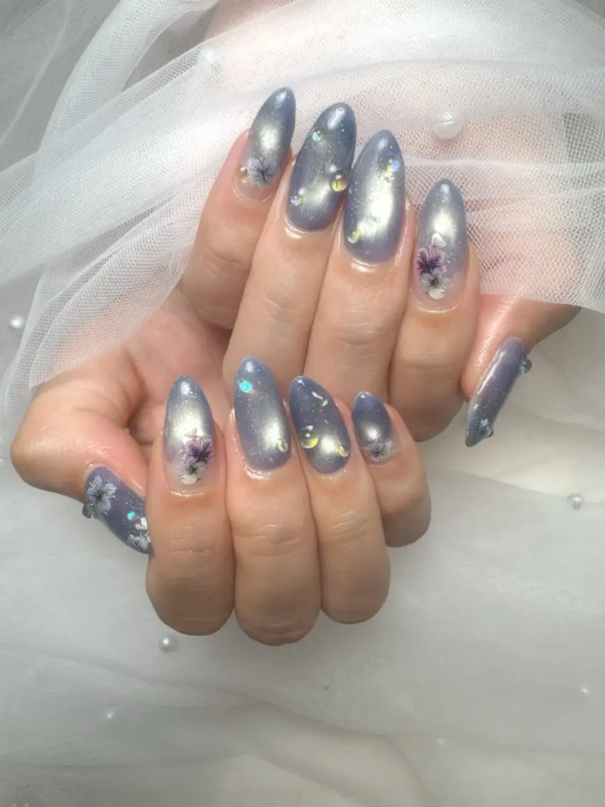ネイル フットネイル フレンチネイル ガラスフレンチ キラキラネイル 持ち込み ハンドネイル Queeens nailのネイルデザイン