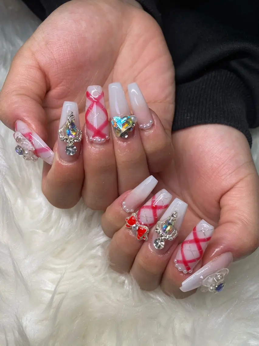 ネイル nes.nail★ AYANOのネイルデザイン
