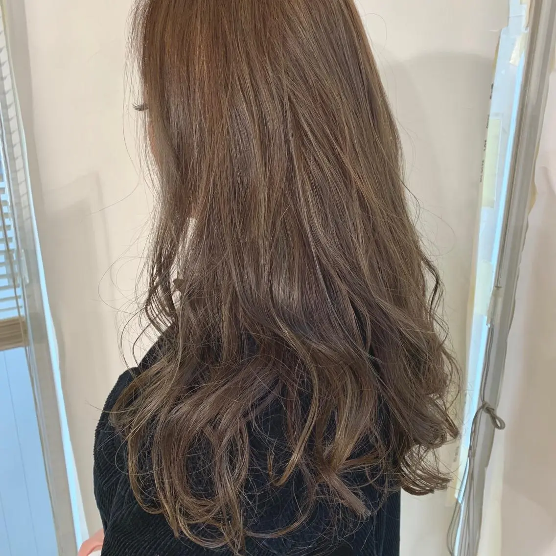 ロング カラー ベージュカラー ハイライトカラー ハイライト 加藤 綾華のヘアスタイル