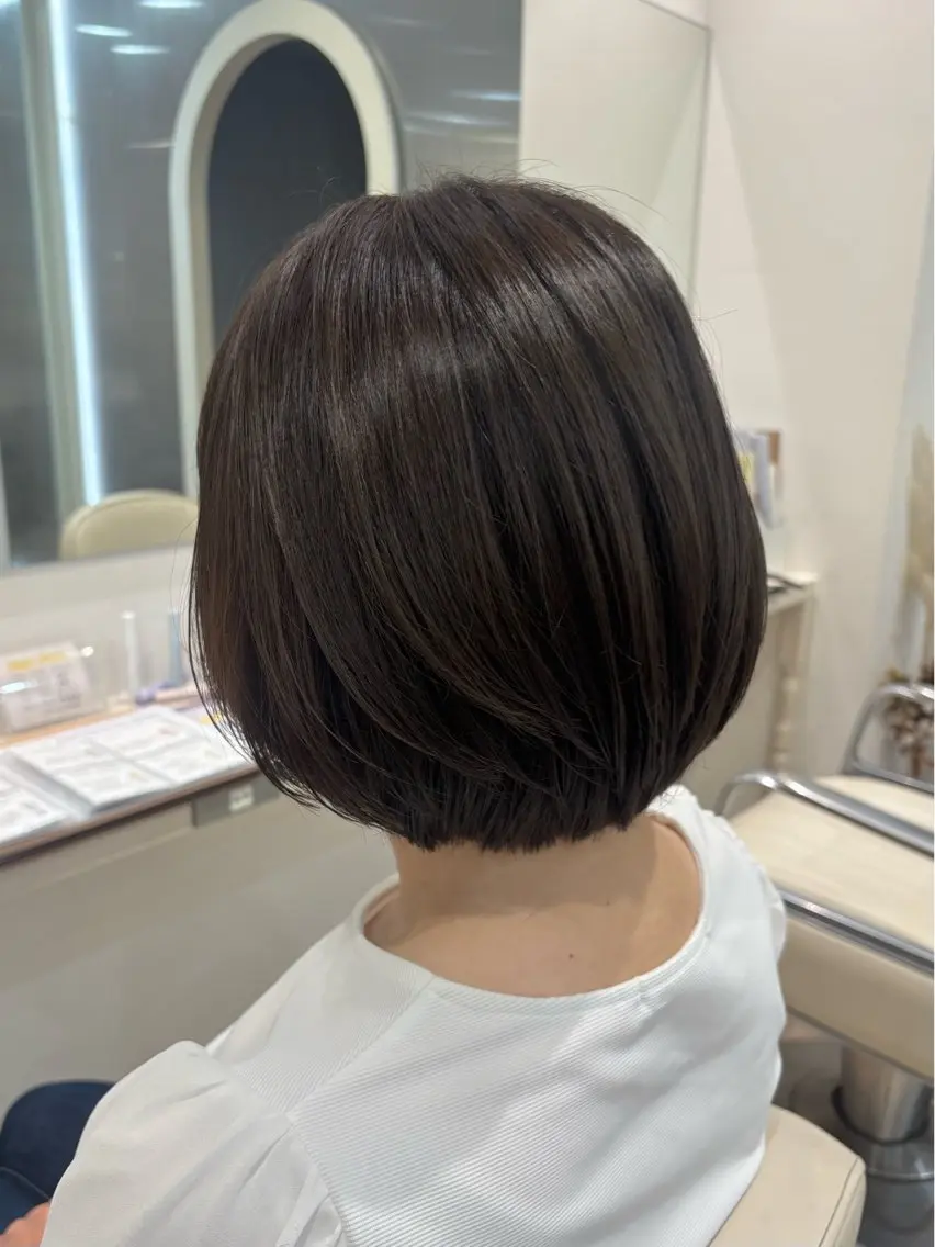 ショート カット トリートメント 赤み消しカラー/ レイヤー/柳澤優名のヘアスタイル