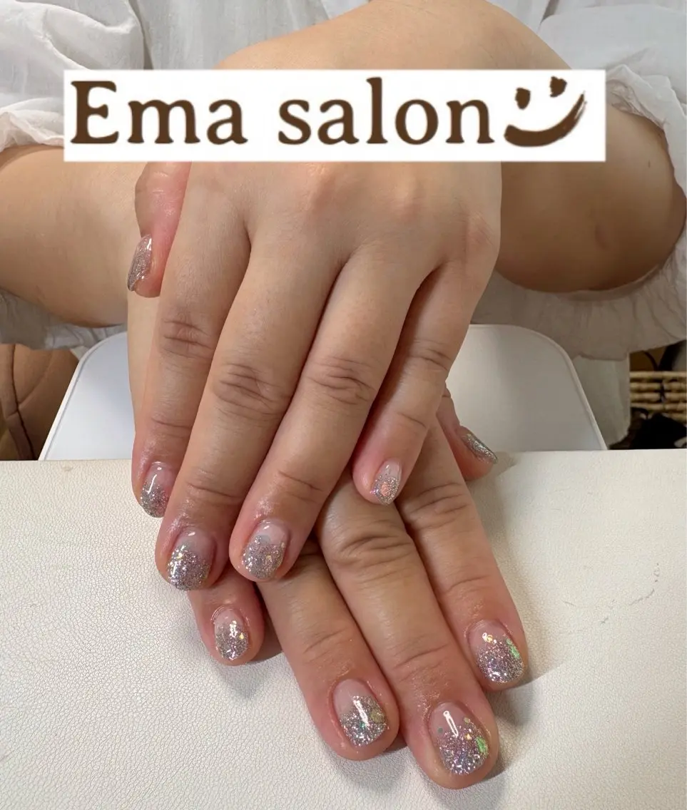 ネイル キラキラネイル 持ち込み ハンドネイル Ema salon hiromiのネイルデザイン