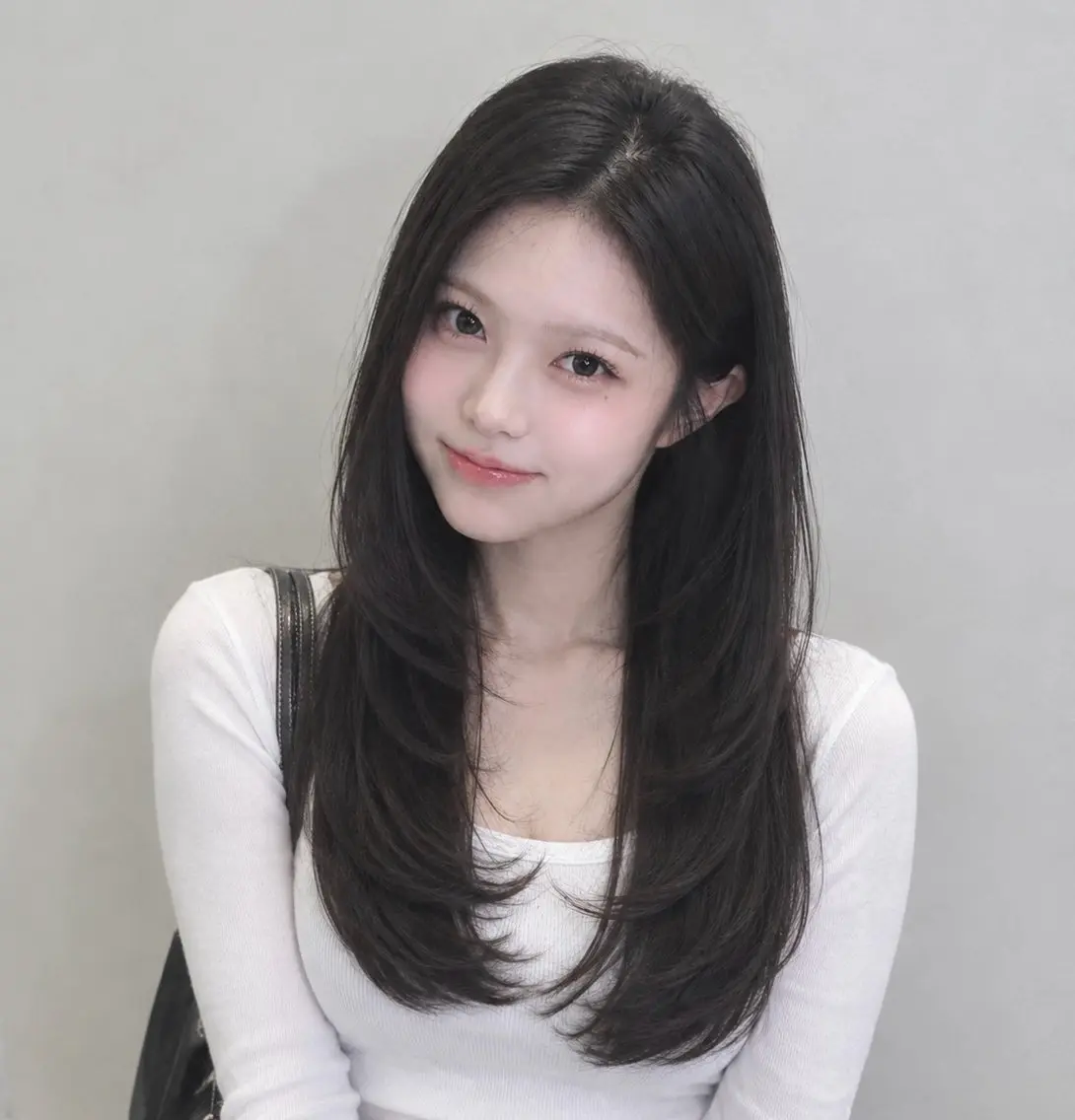 ロング 🫧ロングレイヤー 韓国透明感カラー🫧のヘアスタイル