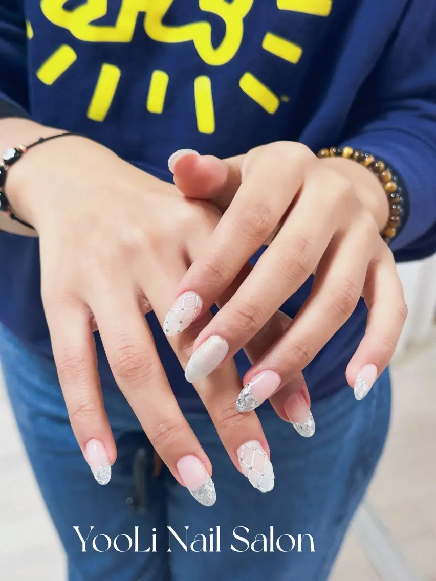 ネイル アートネイル オーロラネイル チークネイル フレンチネイル ガラスフレンチ ハンドネイル 🎀YooLi Nail salonのネイルデザイン