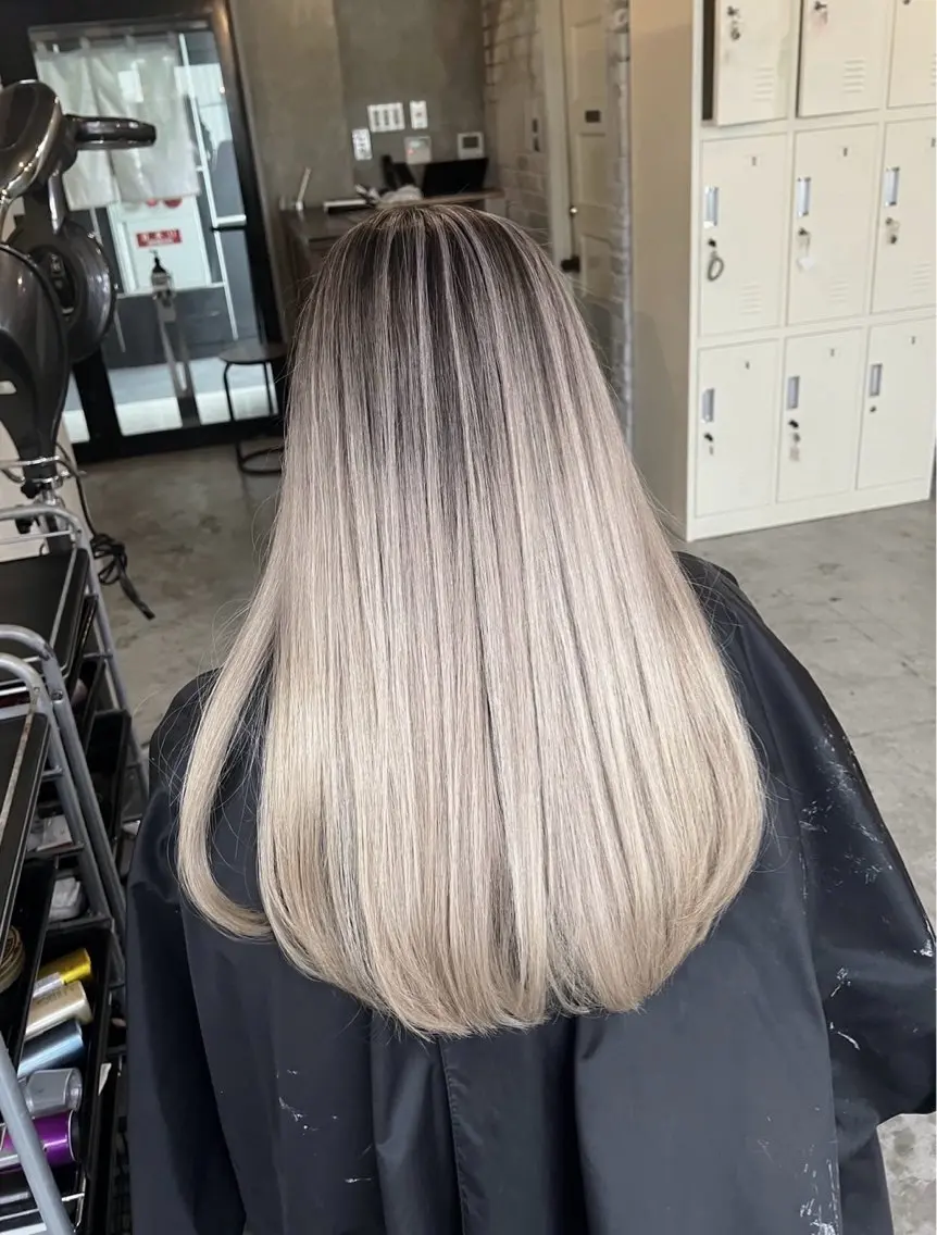 セミロング カラー バレイヤージュ グレージュ レイヤーカット ヘアカラー トリートメント 指名数No.1 /NAOYAのヘアスタイル