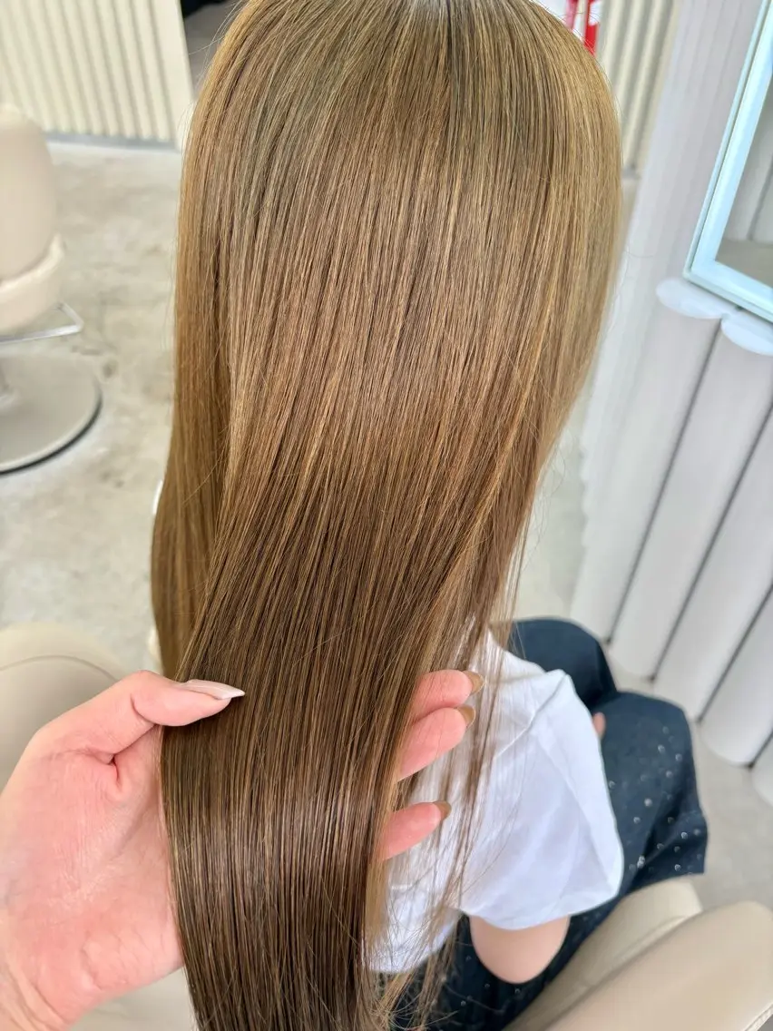 ロング カラー ベージュカラー 透明感カラー ミント ミントベージュ カット ヘアカラー トリートメント YUIMARL岡山/ 𝐂𝐇𝐈𝐊𝐀のヘアスタイル