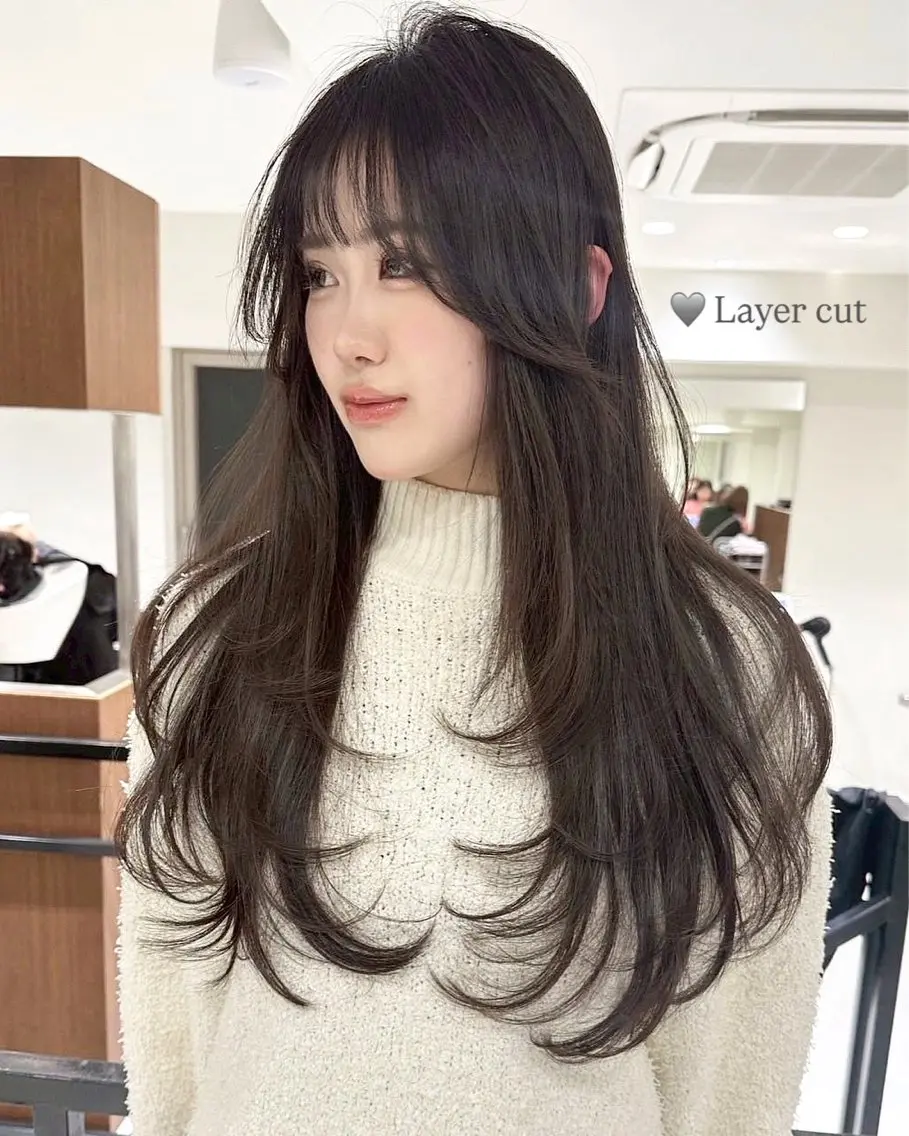 🤍ྀི 期間限定 🤍ྀིロングレイヤーカット + うる艶ワンカラー + 1step Aujua トリートメントの写真