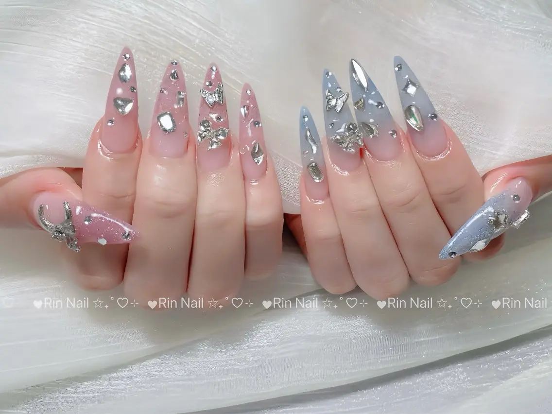 ネイル オーロラネイル チークネイル 桜ネイル クリアネイル ドット ハンドネイル Rin Nail Shinokuboのネイルデザイン