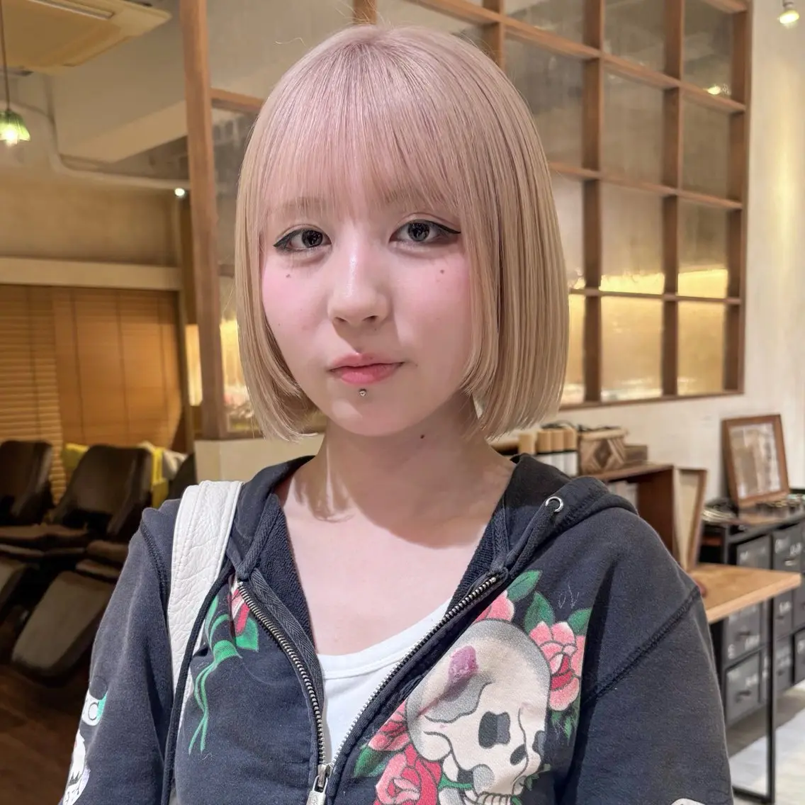 ミディアム カラー ブリーチ ブロンド ハイトーンカラー 似合わせカット ヘアカラー トリートメント ハイトーン/ブリーチ /表参道/森山雄斗のヘアスタイル