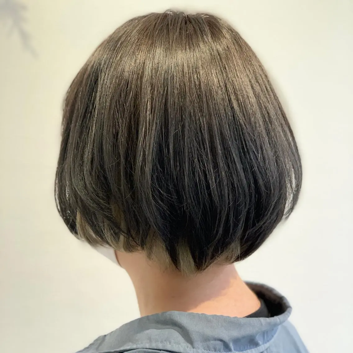 ショート カラー ショートボブ アッシュ 透明感カラー イルミナカラー インナーカラー ヘアカラー ショート×カラー 🦊堀米早紀【荻窪】のマツエク・マツパデザイン