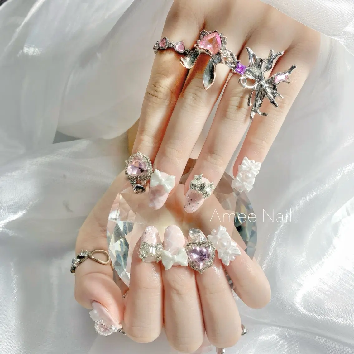 ネイル オーロラネイル クリアネイル フラッシュネイル ジェルネイル グラデーション ハンドネイル Amee Nail Salonのネイルデザイン