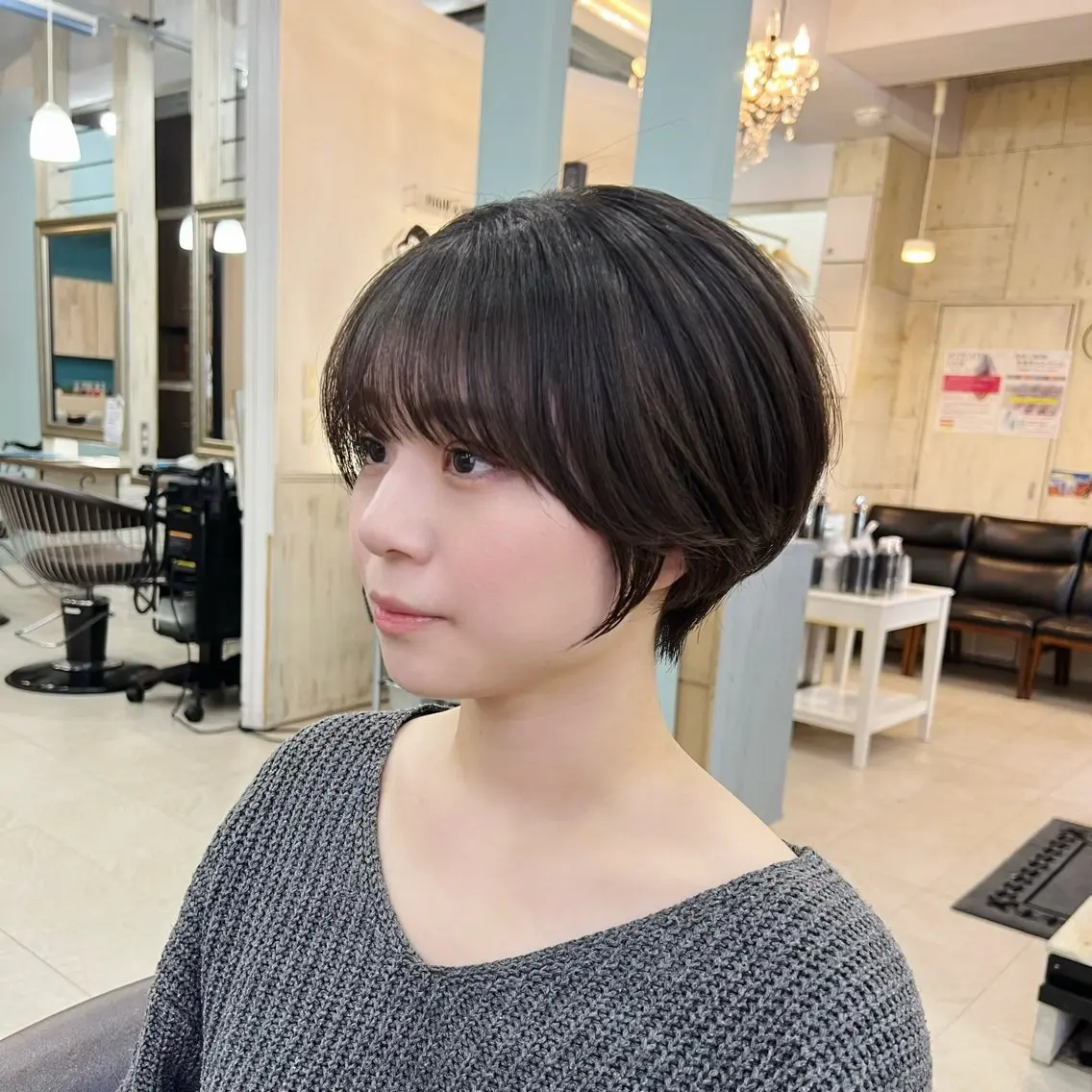 ショート 似合わせカット ショートヘア カット ヘアカラー トリートメント 柔らか透明感カラー ｜ほんのりレイヤー｜のヘアスタイル