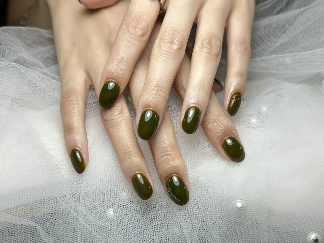 ネイル キラキラネイル マグネットネイル 持ち込み シンプルネイル ハンドネイル ハンドケア TS. nails___のネイルデザイン
