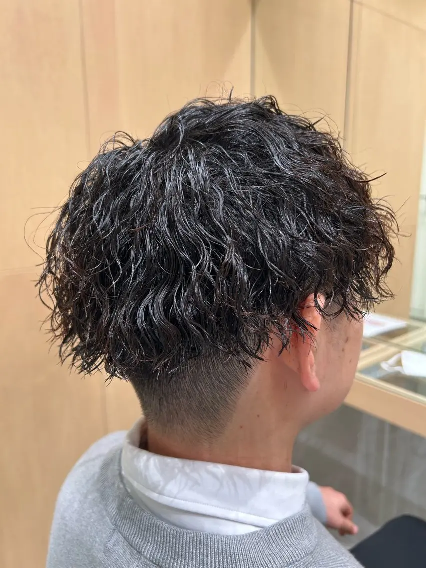 パーマ メンズ フェードカット メンズパーマ カット パーマ 🐲ツイスパ🐲 フェード/龍のヘアスタイル