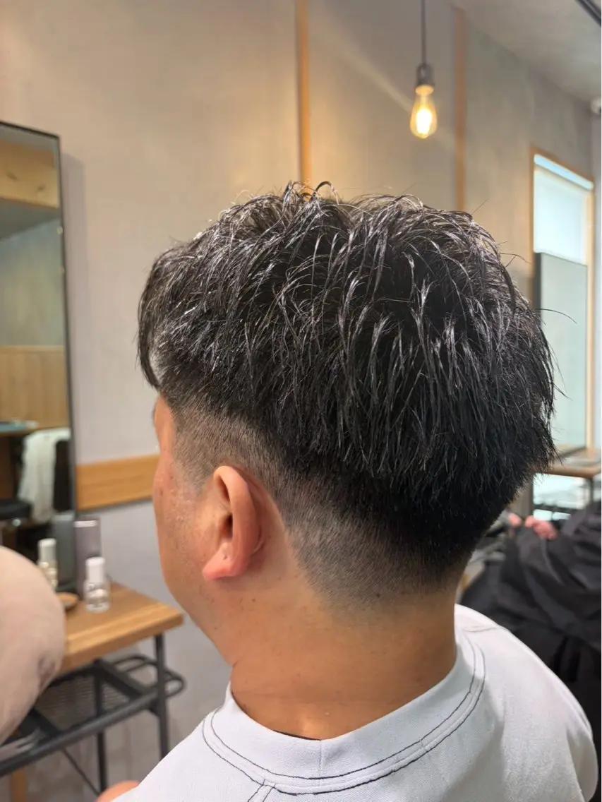 メンズ フェードカット メンズショート YUSUKE (ユウスケ)のヘアスタイル