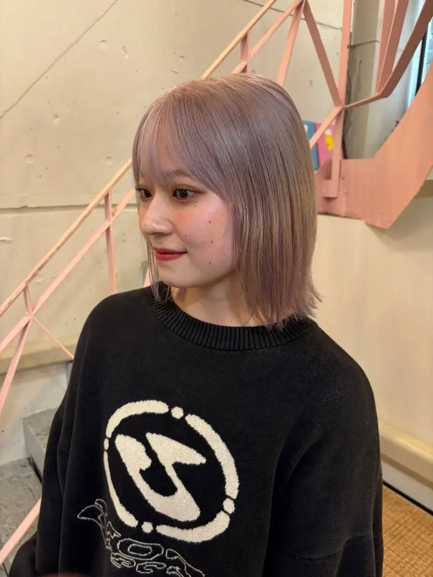 ショート カラー ブリーチ ラベンダーカラー カット ヘアカラー 🩵izu 🩵のヘアスタイル