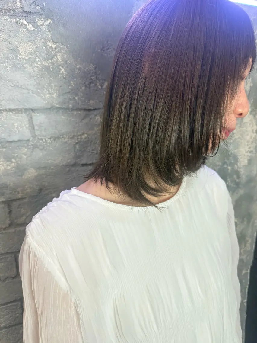 セミロング ボブ レイヤーカット 韓国ヘア✨グレージュ カラーasamiのヘアスタイル