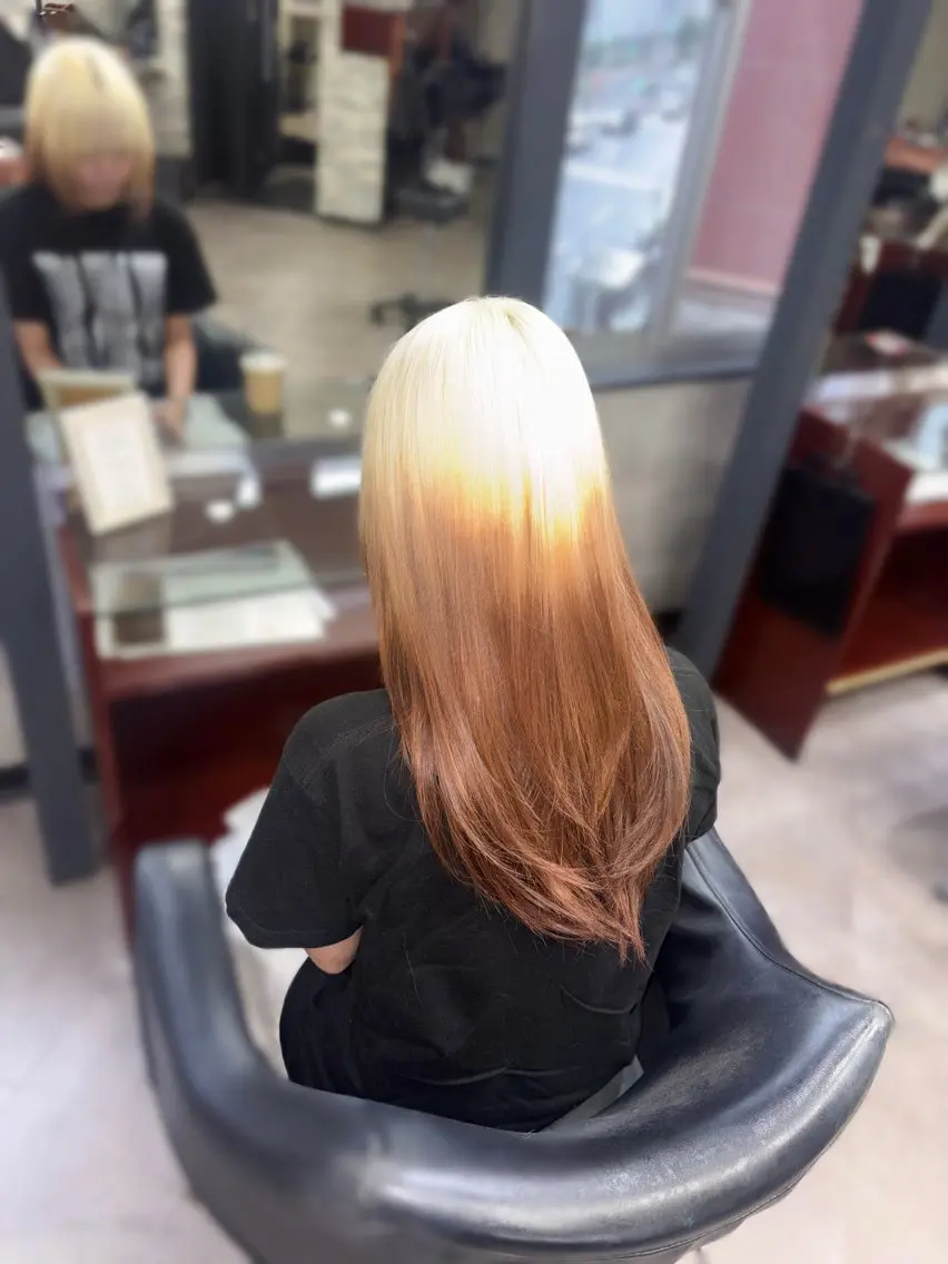 ロング ヘアカラー ハイトーンカラー 💚りょうか💚のヘアスタイル