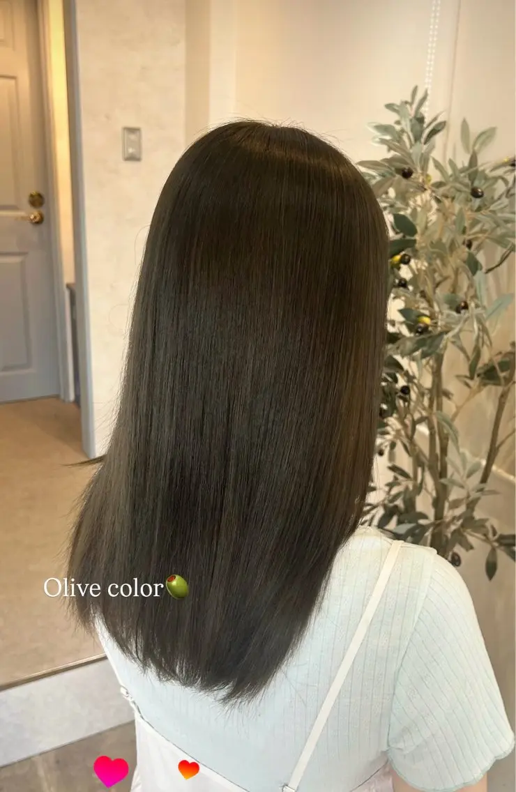 ロング ヘアカラー トリートメント 岡田 はるのヘアスタイル