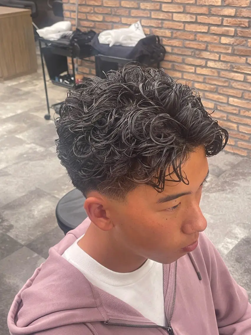 パーマ メンズ カット パーマ 波巻き/サーフカール 🌊吉野裕稀のヘアスタイル