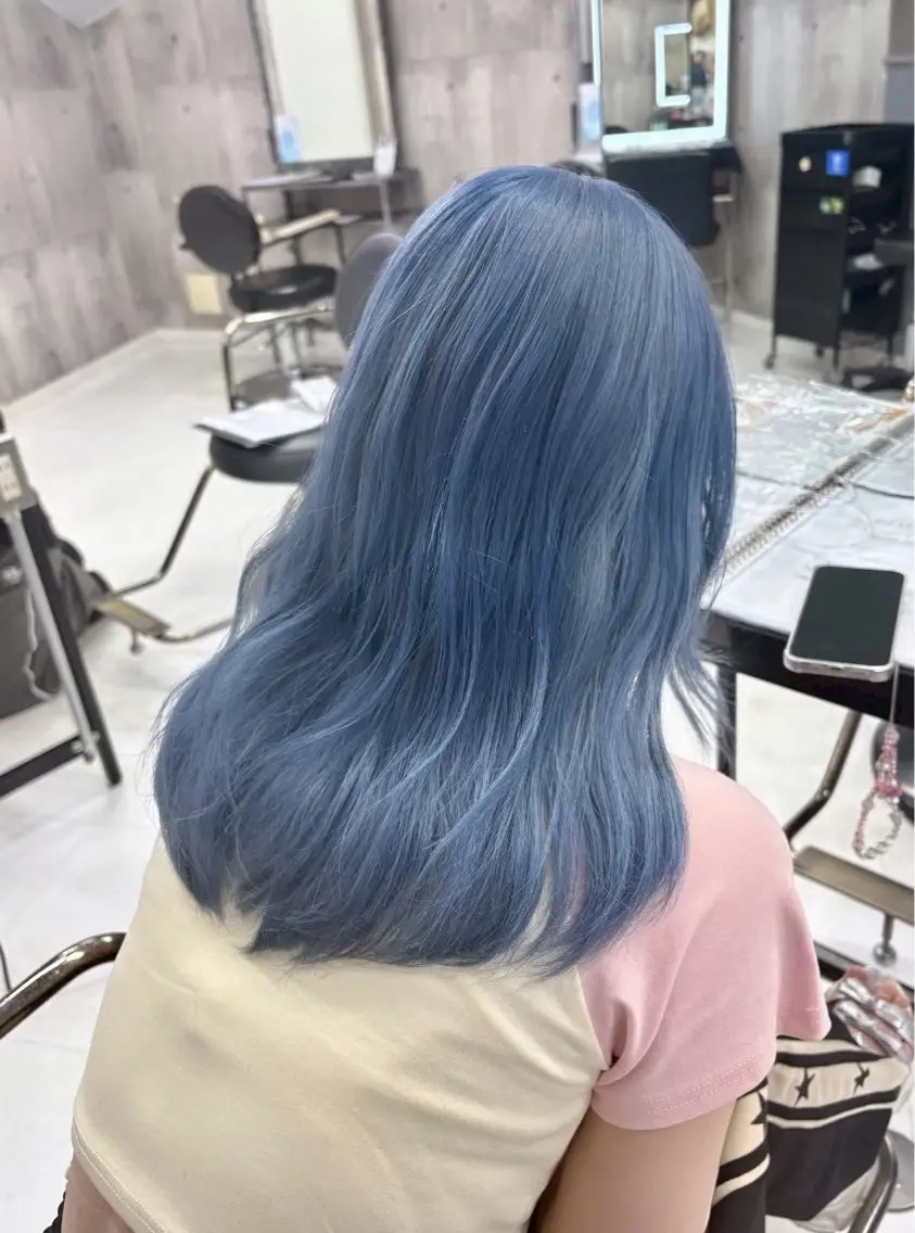 カラー ゆるふわハイトーン 🐬ANNA🐬のヘアスタイル