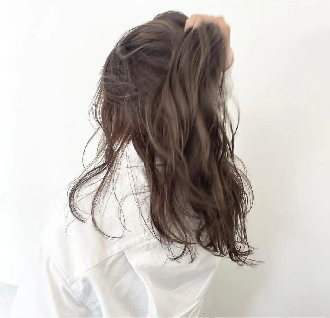 セミロング カラー 🫧ハイトーン✨格安 より質💐マンツーマのヘアスタイル