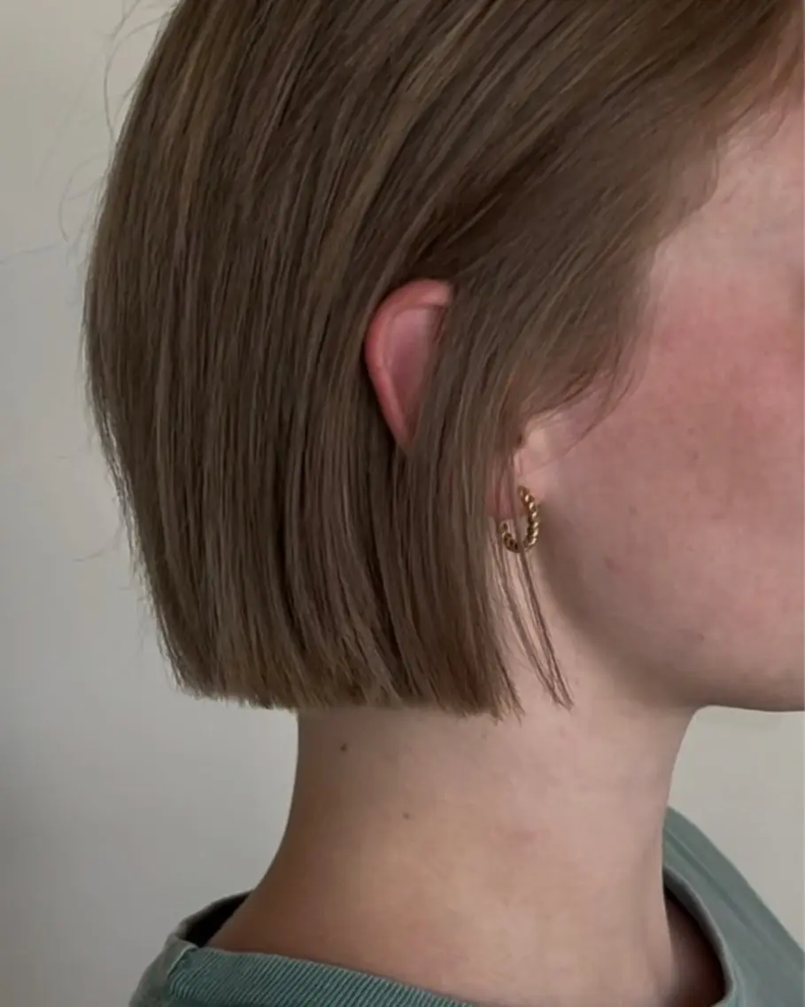 ミディアム カット 種村 紗菜のヘアスタイル