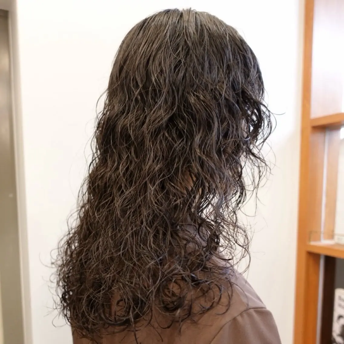 セミロング パーマ ヘアアレンジ セミロングパーマ レイヤーカット パーマ 🌐サトウ リョウ🌐のヘアスタイル