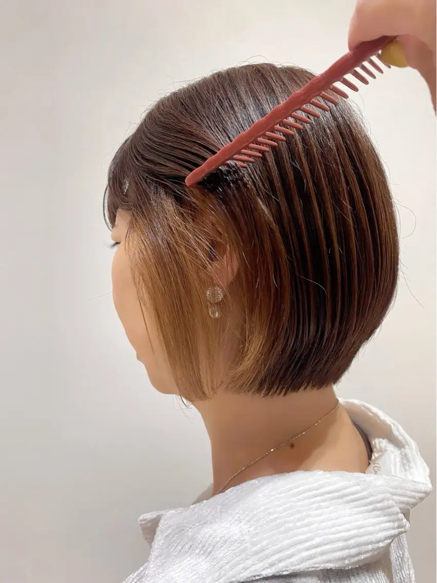 ショート カラー 前下がりボブ ショートボブ ブルーカラー ブルーバイオレット イヤリングカラー カット ヘアカラー トリートメント ♡オシャ髪♡AI ✂️newi町田のヘアスタイル