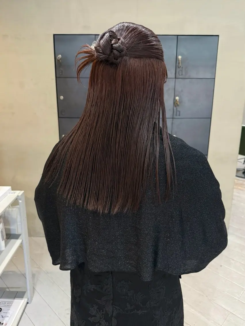 ロング カラー ヘアアレンジ ブリーチ ブリーチなしカラー レッドカラー カット ヘアカラー レイヤー / ボブ/ ハイトーン/sakiのヘアスタイル