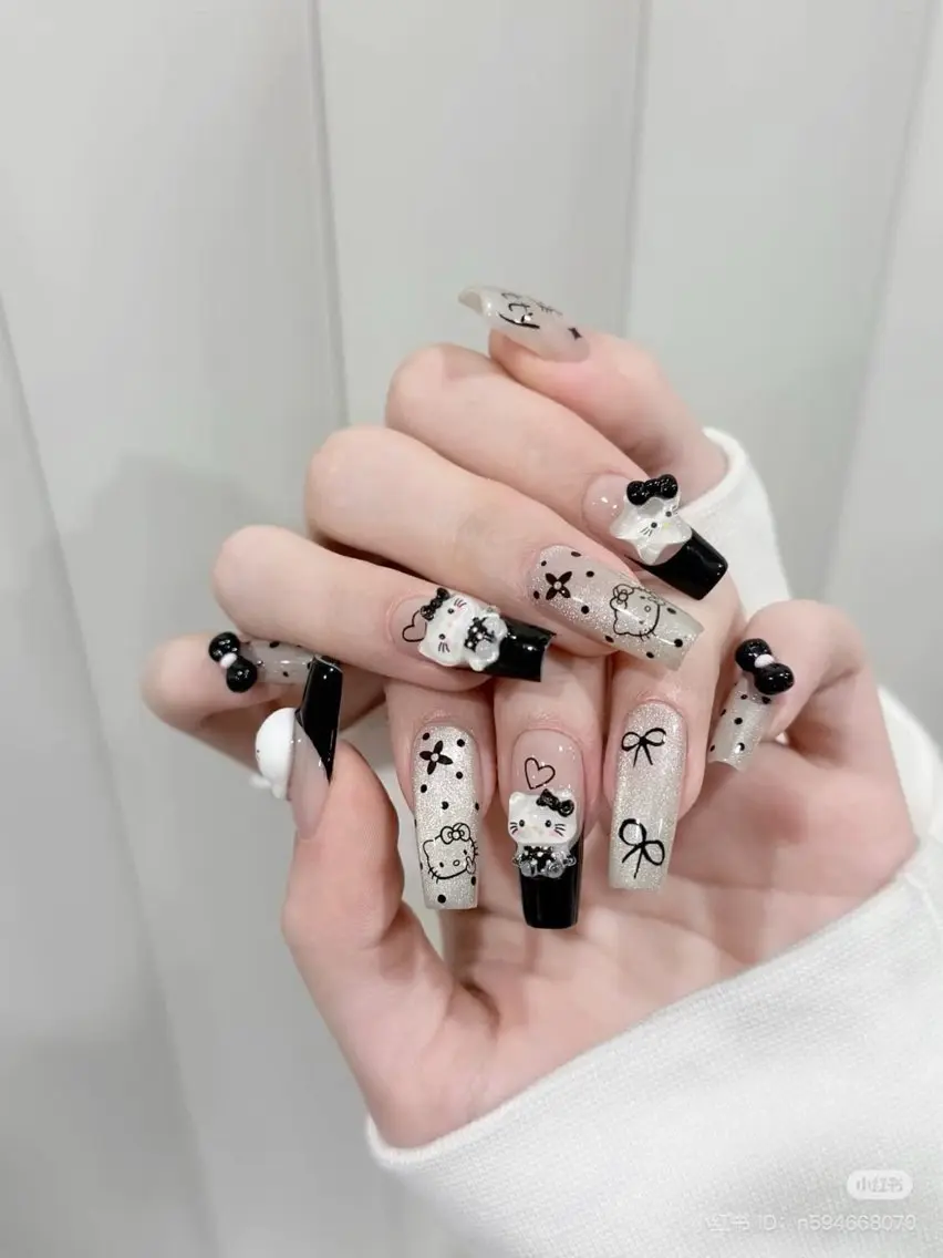 ネイル キラキラネイル マグネットネイル ハンドネイル AUREA Nail 心斎橋店のネイルデザイン