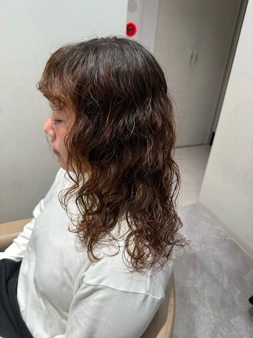 ミディアム パーマ ミディアムパーマ スパイラルパーマ 🍇おぐら めぐみ🍇のヘアスタイル