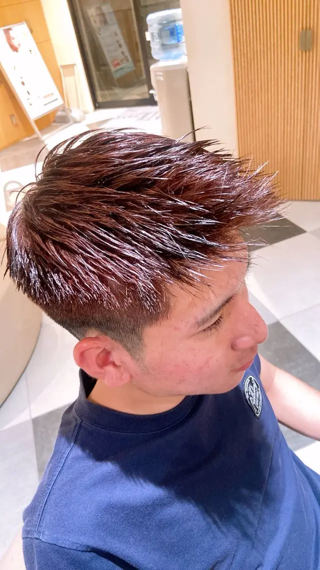 カラー メンズ 屋比久 翔太のヘアスタイル