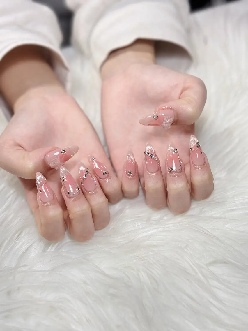 ネイル オーロラネイル チークネイル フットネイル フレンチネイル ジェルネイル ハンドネイル Nichi Nailsのネイルデザイン