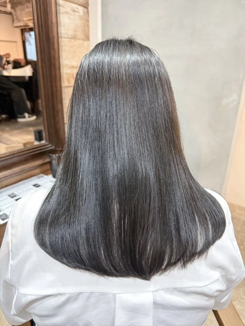 ロング カット ヘアカラー 宮原 愛果のヘアスタイル