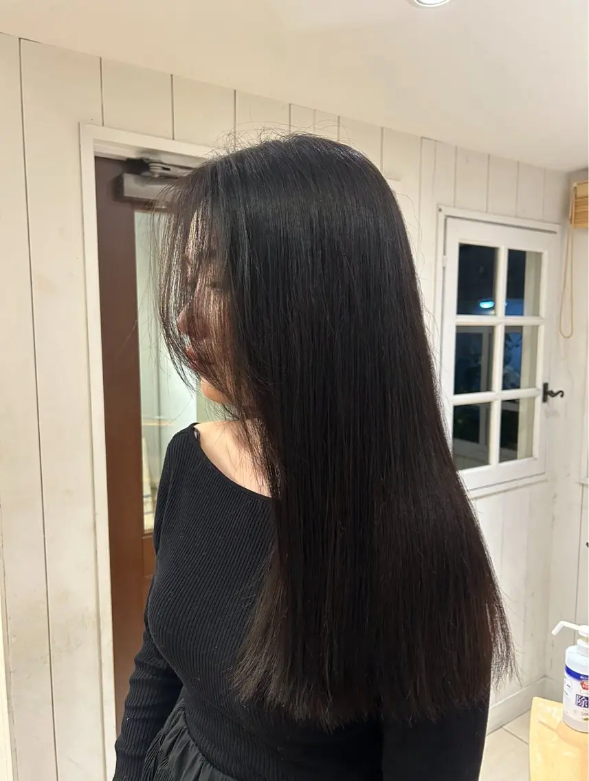 ロング 顔周りカット ロング カット yusa🌿‬レイヤ ー/赤みなしカラーのヘアスタイル