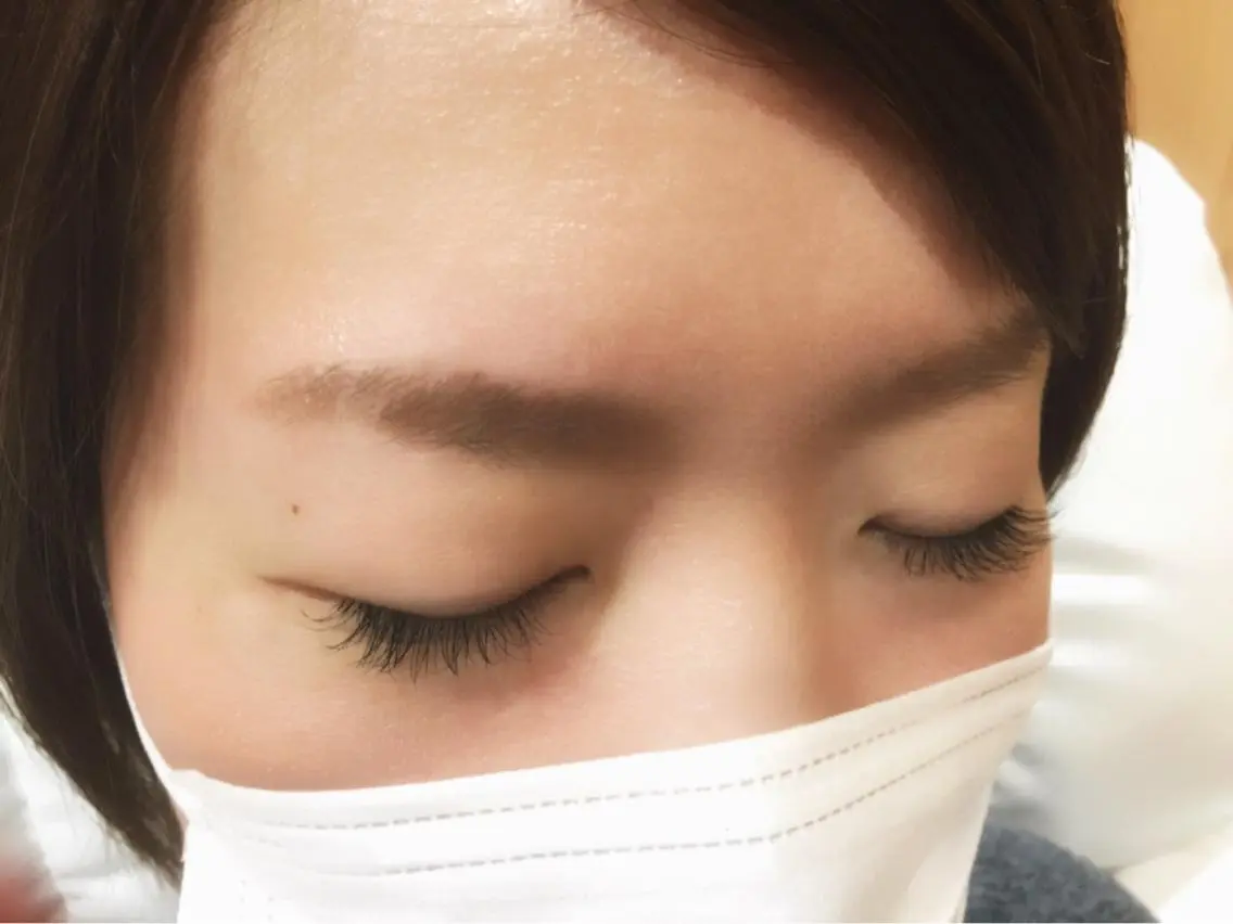 マツエク・マツパ Cカール ナチュラル désirbeaux 瀬崎の眉毛・アイブロウイメージ