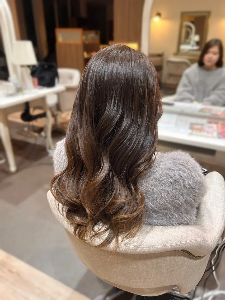 ロング ヘアカラー 小島 瑚白のヘアスタイル
