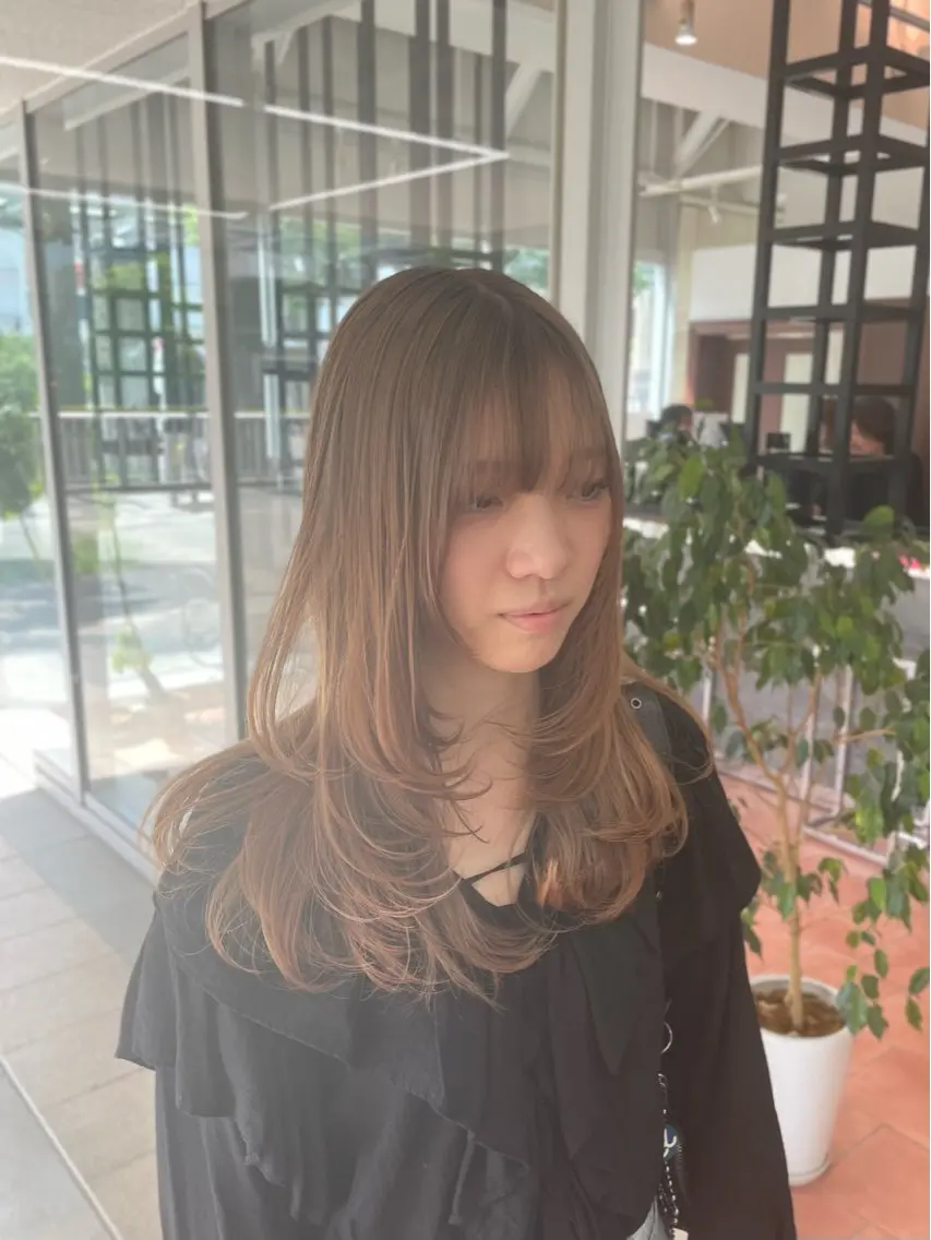 セミロング カラー レイヤーカット カット ヘアカラー トリートメント ⭐️韓国ブリーチ 顔周りカット⭐️のヘアスタイル