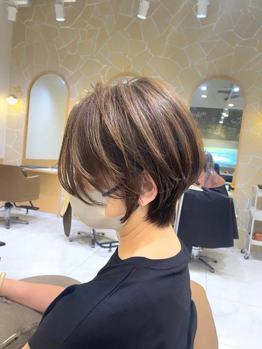 ショート カラー 透明感カラー ハイライトカラー ハイライト 坂井 茅聖のヘアスタイル